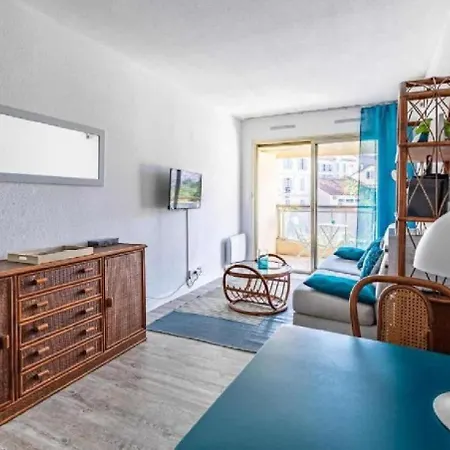 L'ilot Avec Balcon, Mignon Et Charmant, Un Havre De Paix Au Coeur Du Centre-ville Cannes