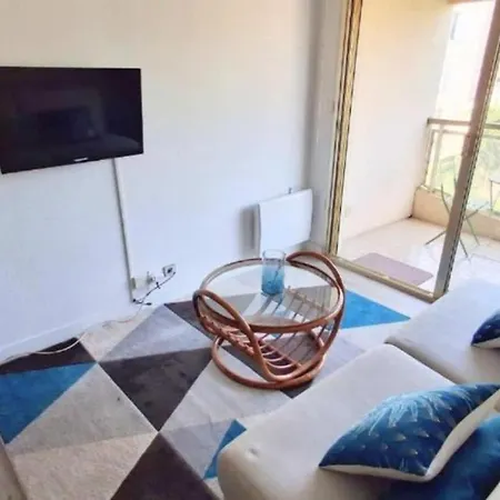 Apartment L'ilot Avec Balcon, Mignon Et Charmant, Un Havre De Paix Au Coeur Du Centre-ville *