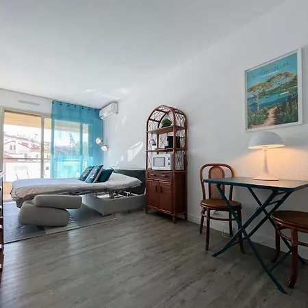 Apartment L'ilot Avec Balcon, Mignon Et Charmant, Un Havre De Paix Au Coeur Du Centre-ville